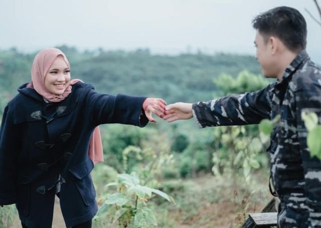 Pacaran atau single