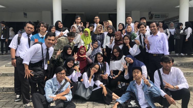 7 Tips Ampuh Dapat Banyak Teman Satu Fakultas, Mahasiswa Baru Kudu Coba Nih!