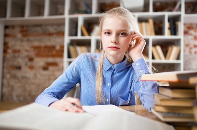 Kuliah Sambil Kerja Nggak Bisa Dapat Beasiswa? Siapa Bilang! Yuk, Simak 7 Tipsnya!