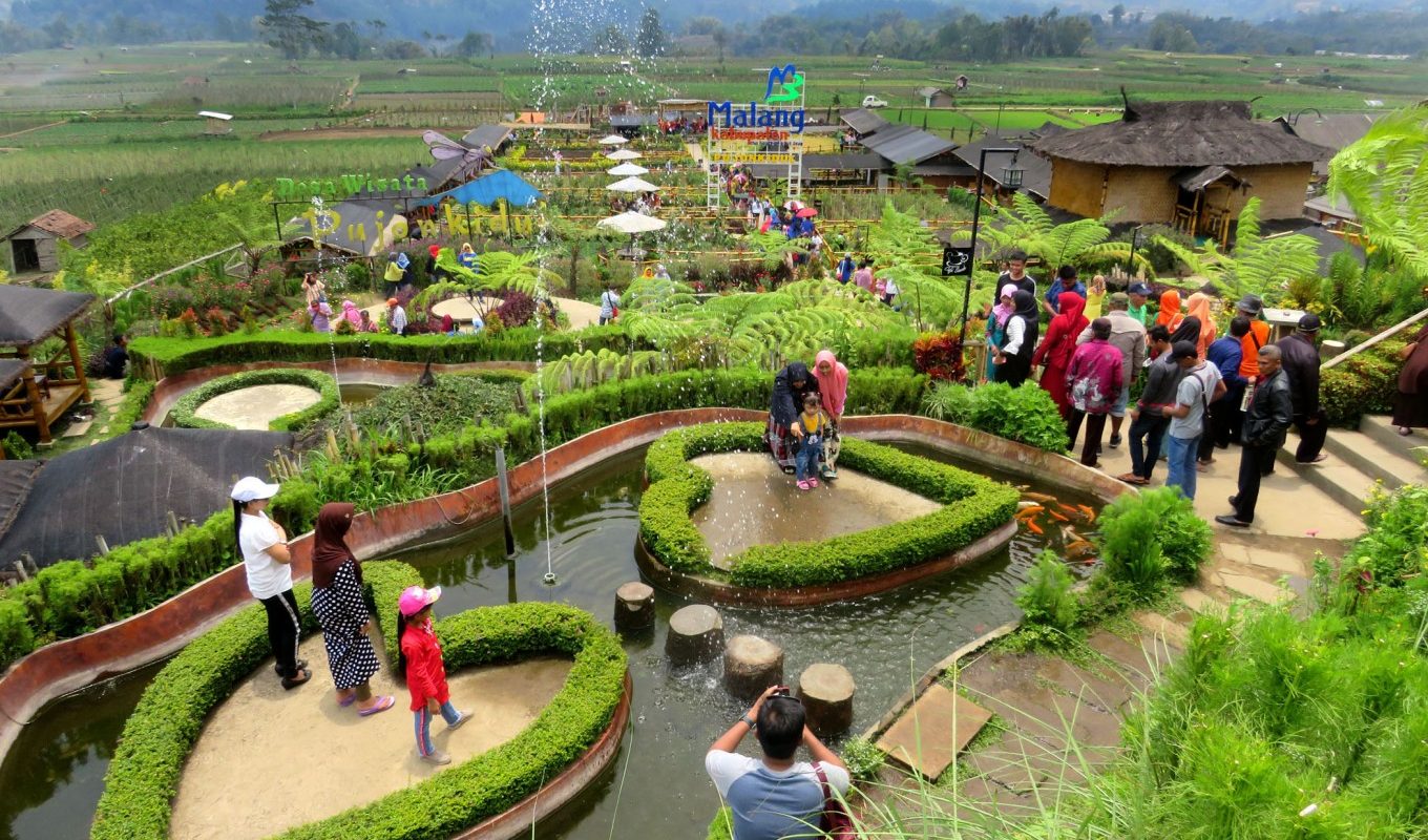 7 Desa Terindah di Indonesia yang Harus Kamu Datangi Pasca Pandemi ...