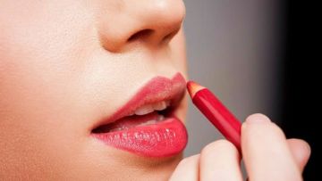 5 Tips Pemakaian Lip Liner. Asal Diikuti, Bibirmu Bisa Cetar Membahana
