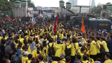 Tuntutan Belum Dipenuhi, Mahasiswa akan Demo Lagi Senin Depan. Bertepatan dengan Sidang Terakhir DPR