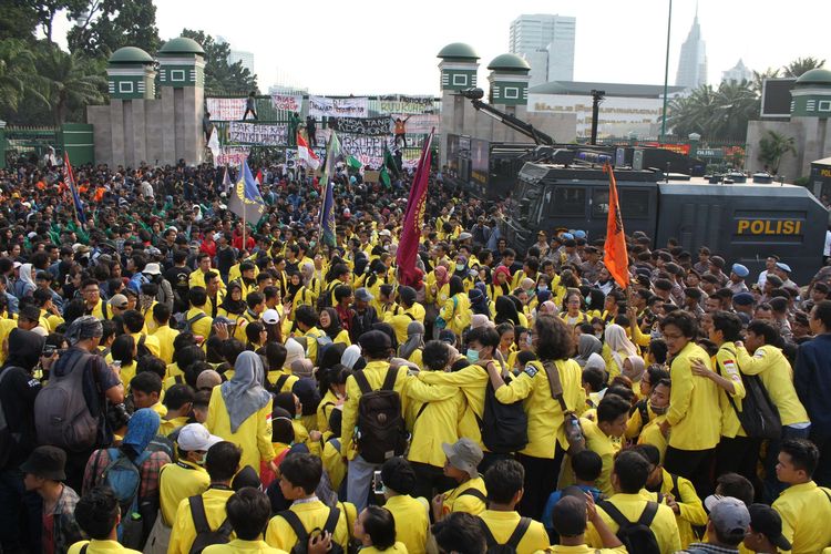 Tuntutan Belum Dipenuhi, Mahasiswa akan Demo Lagi Senin Depan. Bertepatan dengan Sidang Terakhir DPR
