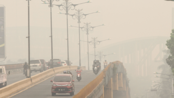 10 Foto Suram bak Adegan Film ‘Silent Hill’ Akibat Kabut Kebakaran Hutan. Indonesia #DaruratAsap!