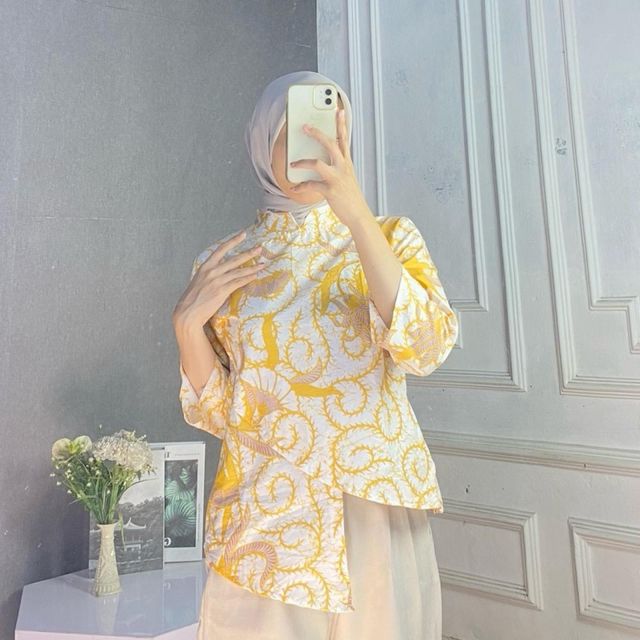 8 Model Baju Motif Batik yang Kasual dan Bisa Dipakai Sehari-hari! 11