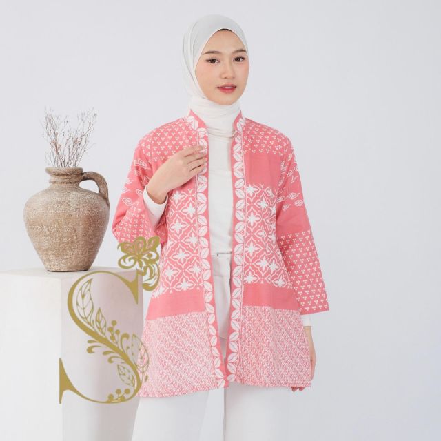 8 Model Baju Motif Batik yang Kasual dan Bisa Dipakai Sehari-hari! 15