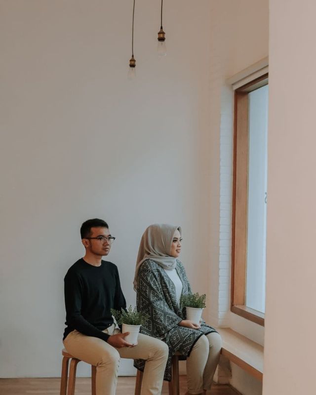 pose wedding hijab