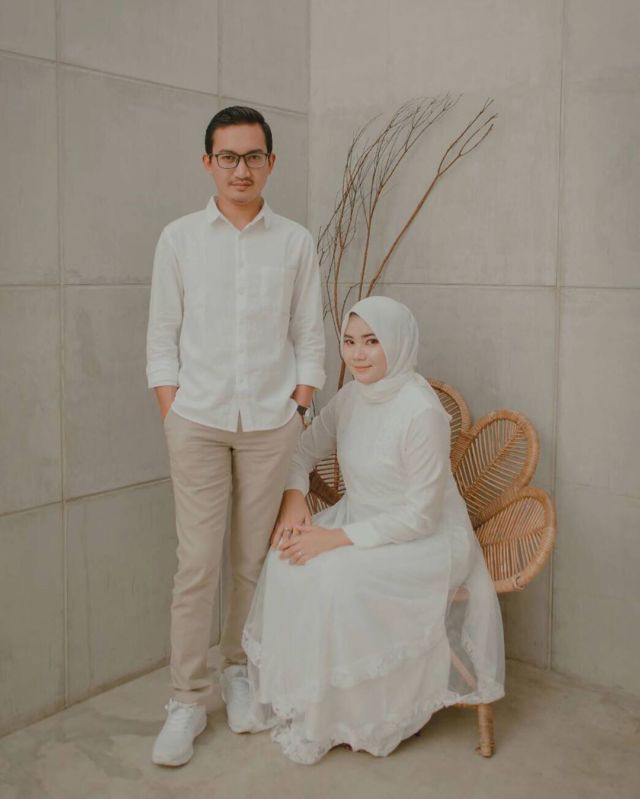 pose wedding hijab
