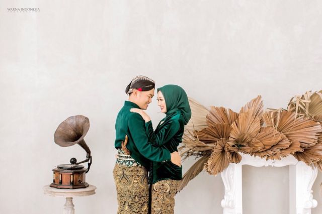 pose wedding hijab