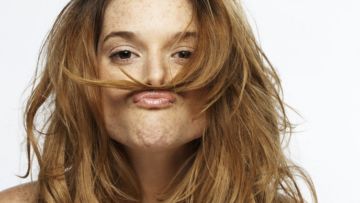 Girls, Minder dengan Kumis Tipis? ini 6 Cara Aman dan Efektif yang Bisa Menghilangkannya