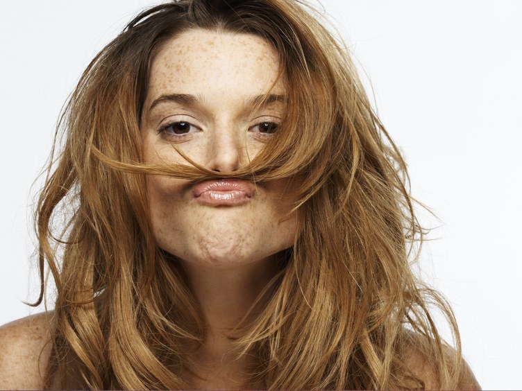 Girls, Minder dengan Kumis Tipis? ini 6 Cara Aman dan Efektif yang Bisa Menghilangkannya
