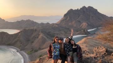 Menyaksikan Keindahan Sunset di Pulau Padar. Senja Terindah di Taman Nasional Komodo