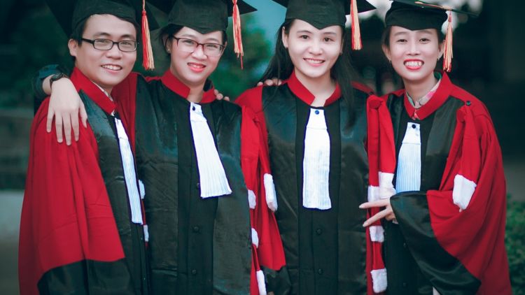 Untukmu Para Sarjana Muda, Bangkit dan Mulai Berlarilah!
