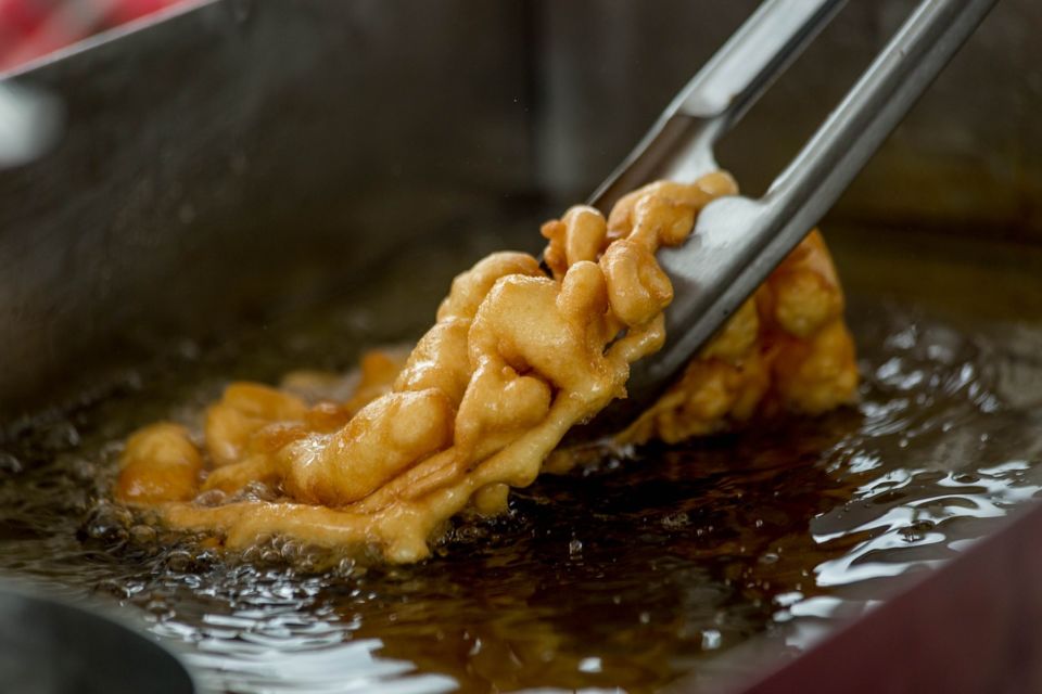 6 Cara Masak yang Jadi Penyebab Ayam Goreng Tepung Buatanmu Gagal Krispi