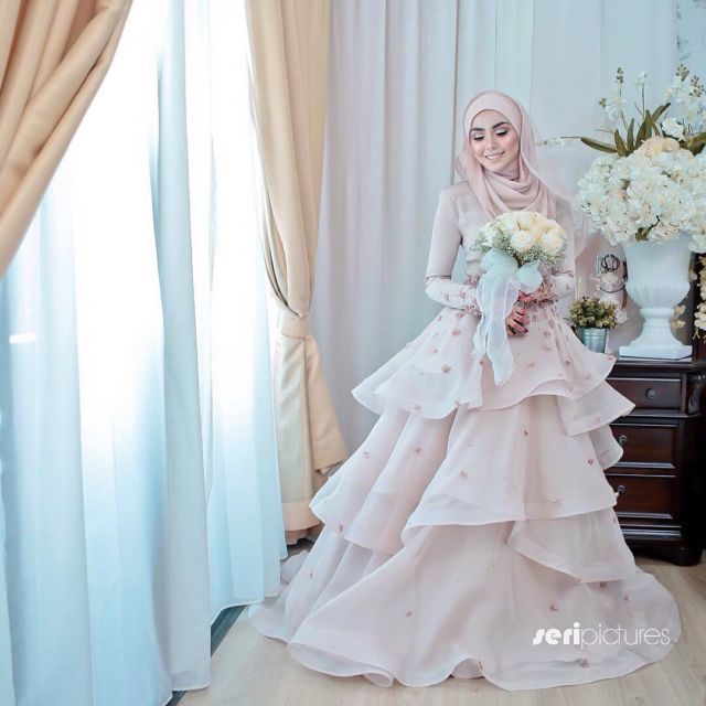 gaun pernikahan organza