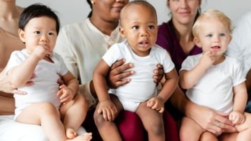 4 Faktor Utama Penentu Warna Kulit Bayi. Nggak Ada Hubungannya dengan Makanan Sama Sekali!