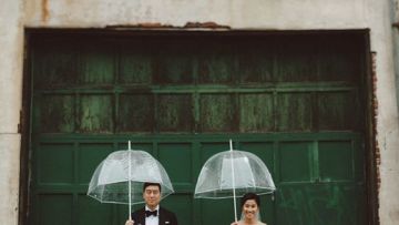 12 Ide Pre-wedding Berpose Pakai Payung. Tetap Terlihat Estetik, Plus Aman di Musim Hujan~