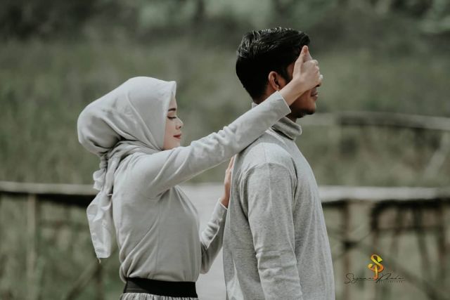 Prewedding Casual Putih Outdoor