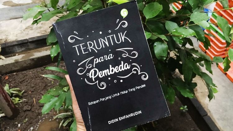 [Review Buku] Teruntuk Para Pembeda: Ratapan Panjang untuk Hidup yang Pendek
