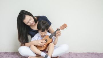 Mudah dan Bikin Cerdas, Begini Cara Mengajarkan Banyak Bahasa ke Anak. Yuk, Praktikkan!