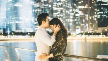 Bertahanlah denganku Karena Rasa Rindu yang Merusuh di Dadadamu, Berjuanglah denganku Karena Suatu Hari Nanti Kamu Ingin Terbangun Bersamaku