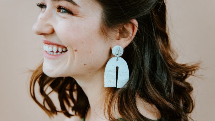 5 Cara Alami Tingkatkan Hormon Serotonin yang Bikin Mood Membaik. Bahagia Terus Seharian!