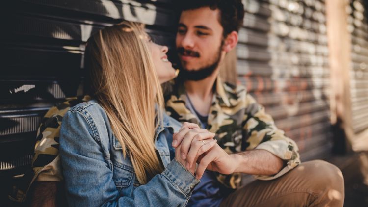 Ternyata Ini Alasan Mengapa Bad Boy dengan Mudah Menarik Perhatian Perempuan!