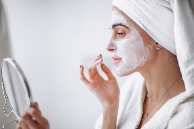 Waspada Produk Skincare Pemutih Tanpa BPOM, Lebih Cepat Putih Namun Berbahaya?