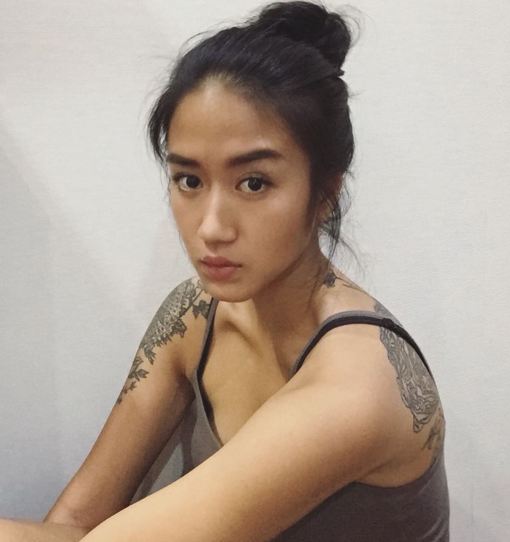 11 Artis Cewek yang Bertato, Punya Makna Tersendiri 25 cewe bertato