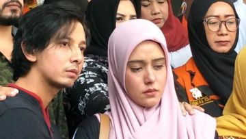 Berkali-kali Ditanya tentang Organ Intim, Fairuz A Rafiq Pingsan Saat Sidang Kasus Ikan Asin