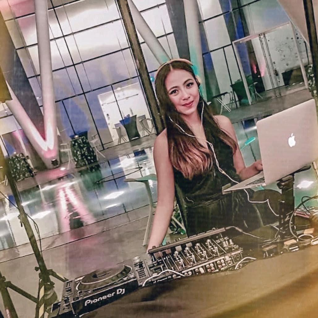 10 Artis yang Kini Tinggal di Luar Negeri karena Ikut Suami