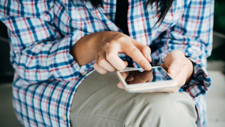 5 Alasan Masuk Akal Keseringan Ngobrol via Chat Malah Bikin Hubungan Rentan Bubar