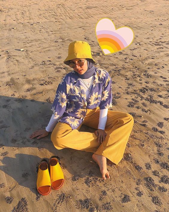 Kece dan Unik, Ini Penampilan 8 Hijabers yang Percaya Diri dengan Topinya