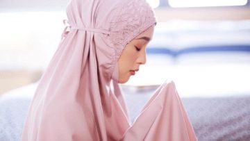 Tata Cara Salat Istikharah Ketika Galau Dihadapkan pada Banyak Pilihan. Ada Waktu Terbaiknya~