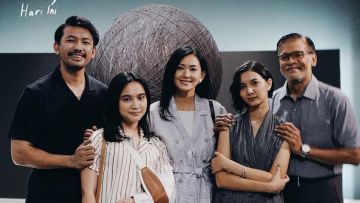 Review Film NKCTHI: Sulitnya Mencintai Keluarga dengan Segala Kekurangan Mereka