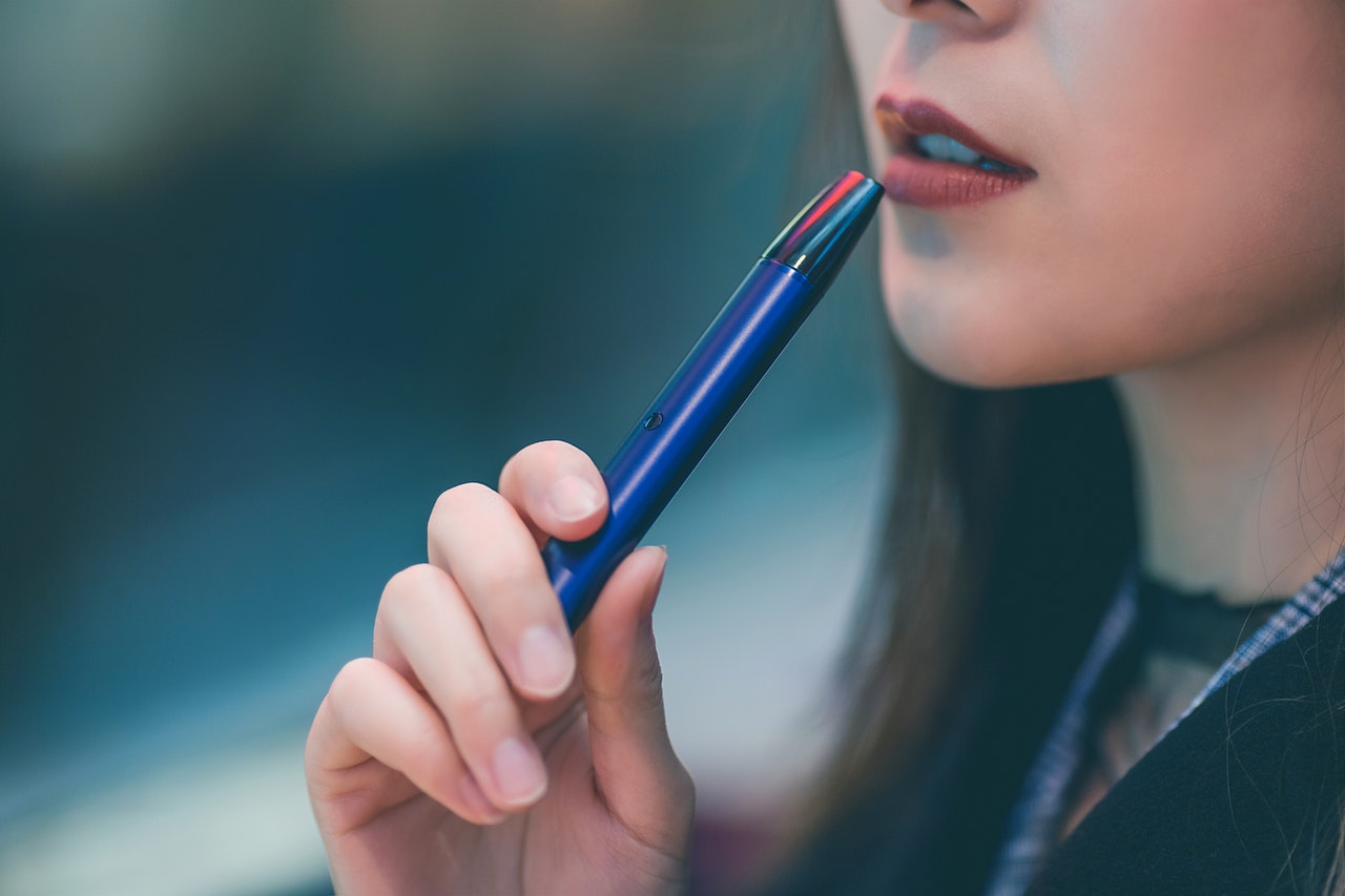 Dear Smokers, Ketahuilah Bahwa Rokok Elektrik Tidak Membuatmu Lebih Sehat dibanding Merokok Tembakau