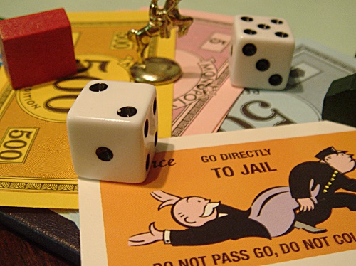 Monopoly Games via Freepik