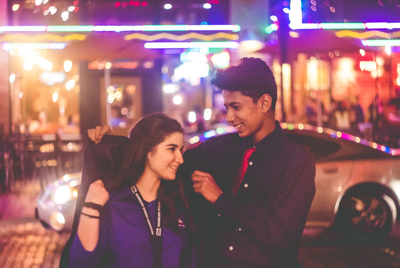 Nggak Melulu Tukar Kado, Ternyata Hari Valentine Juga Dijadikan Tradisi Spesial di 5 Negara Ini