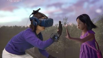 Reuni Banjir Air Mata: Ibu Bertemu Anaknya yang Sudah Meninggal Lewat Teknologi VR. Siapin Tisu!