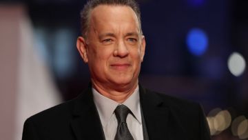 Kejutkan Penggemar, Tom Hanks Umumkan Kalau Dirinya Positif Terjangkit Virus Corona