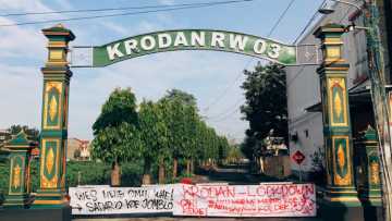 Lucunya Orang Indonesia, Habis ‘Lockdown’ Kampung Malah Kumpul-Kumpul Sepanjang Hari. Hadeeeh!