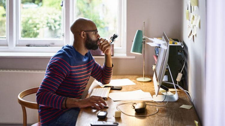 Work from Home itu Nggak Selalu Enak. Ini Cobaan yang Kemungkinan Besar Bakal Kamu Hadapi