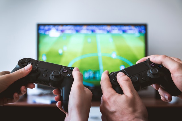 Main game bareng keluarga