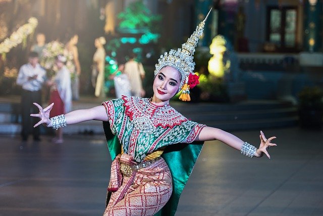 Menari