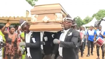 Kisah Pembawa Jenazah Bernama Ghana Pallbearers yang Viral. Nyentrik dan Kocak Abis!