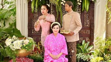 9 Tahapan Upacara Menjelang Pernikahan Adat Jawa Gaya Surakarta. Ternyata Sarat Akan Makna!