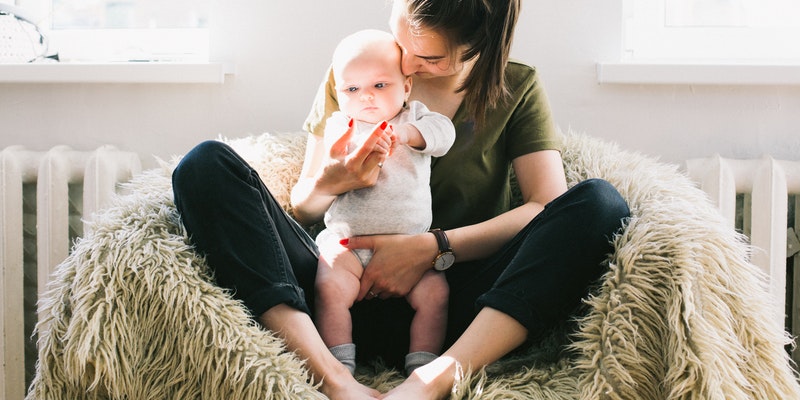 ibu dan anak (pexels.com/Daria Shevtosa)
