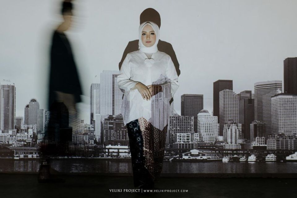 10 Ide Pre-wedding di Rumah dengan Konsep Proyeksi. Hasil Artistik Mirip Foto di Instalasi Seni!