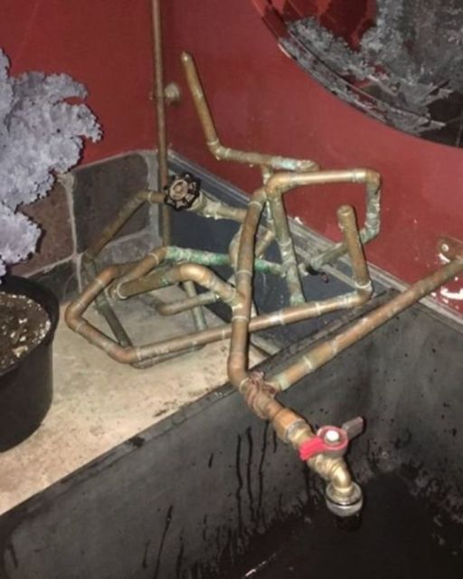 Begini Jadinya Jika Renovasi Rumah Dilakukan oleh Orang yang Lagi Banyak Masalah. Ambyar Semuanya!