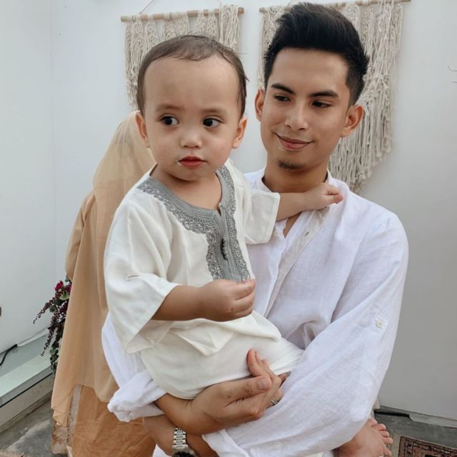 10 Anak Artis yang Dipotret Saat Memakai Baju Koko ini Emang Bikin Gemas. Siap Sambut Lebaran~